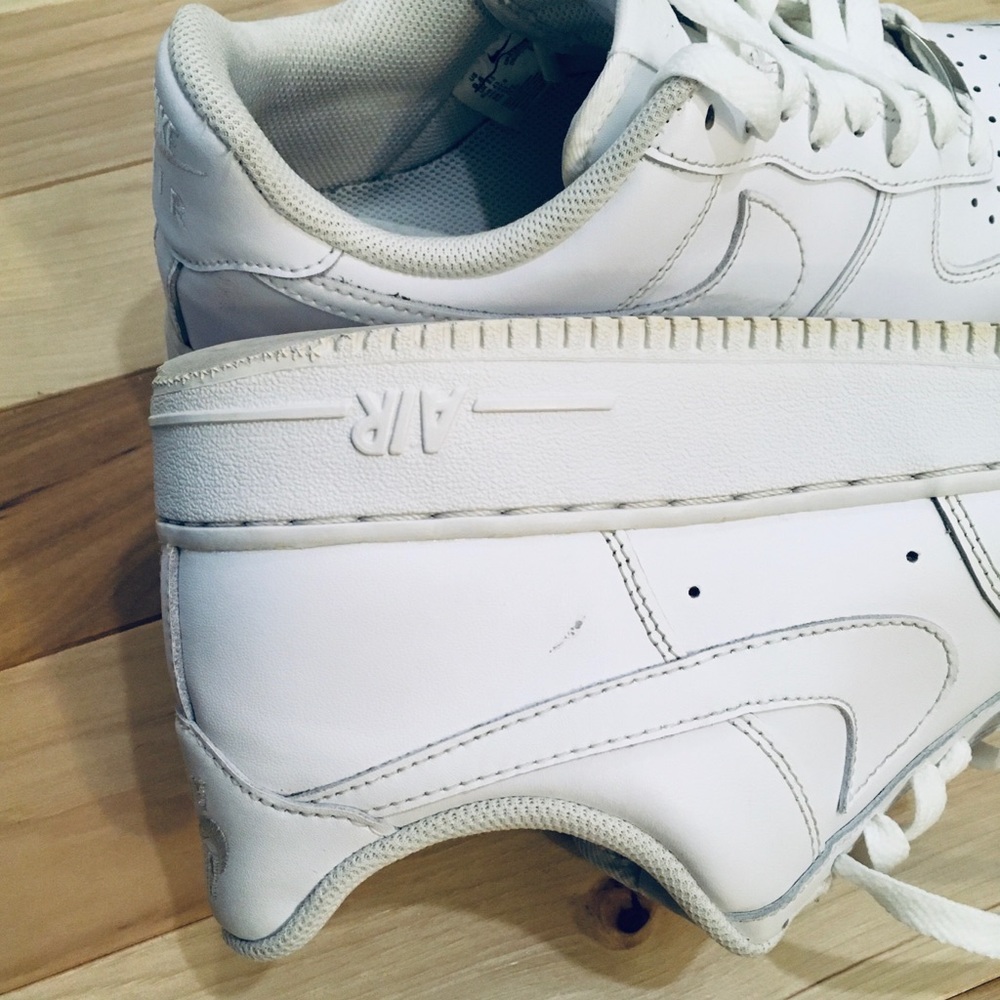 Nike Air Force 1 Low Triple White Men's Size 9.5 - Picture 9 of 11